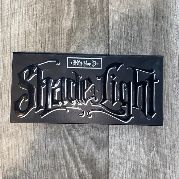 Kat Von D Other - Kat Von D Shade + Light Contour Palette